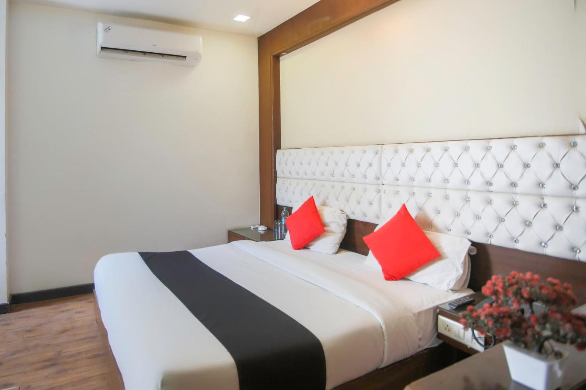 Hotel O Parktel Indirapuram Eksteriør bilde