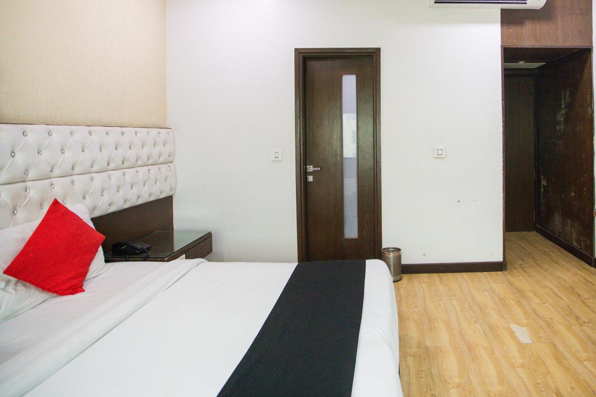 Hotel O Parktel Indirapuram Eksteriør bilde