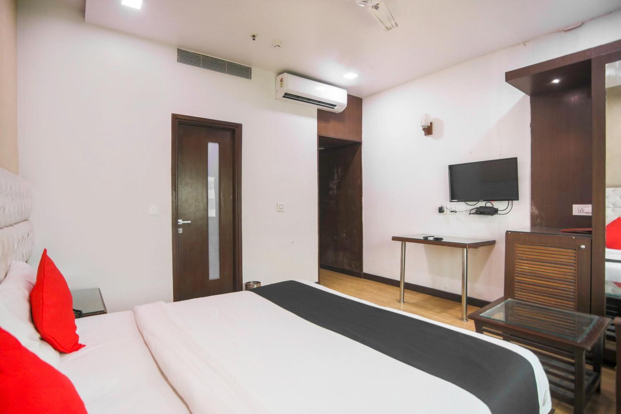 Hotel O Parktel Indirapuram Eksteriør bilde