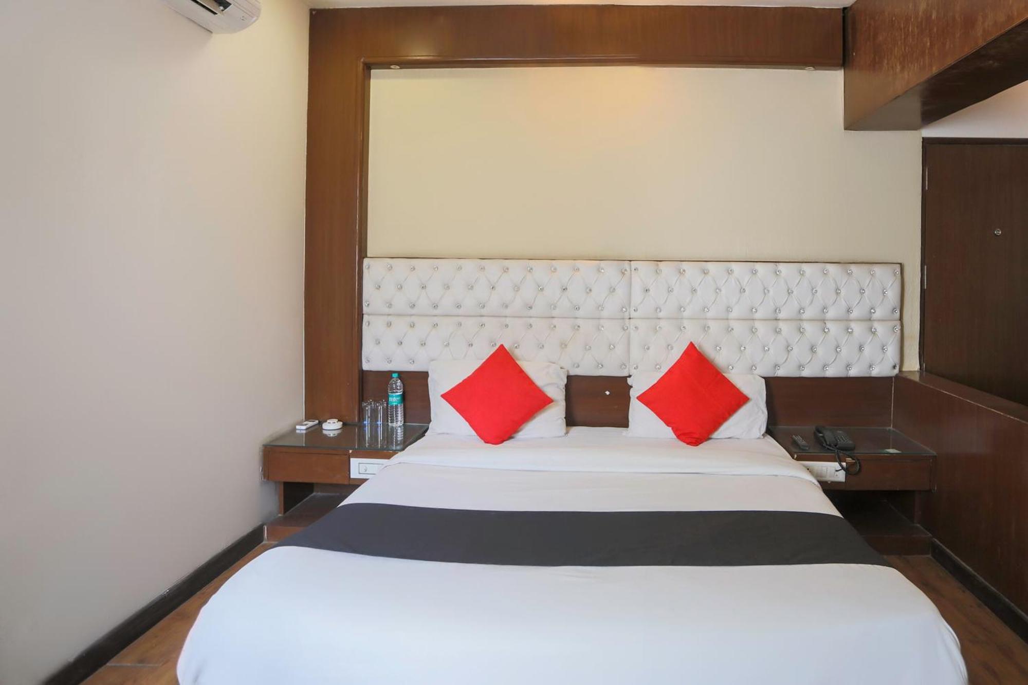 Hotel O Parktel Indirapuram Eksteriør bilde