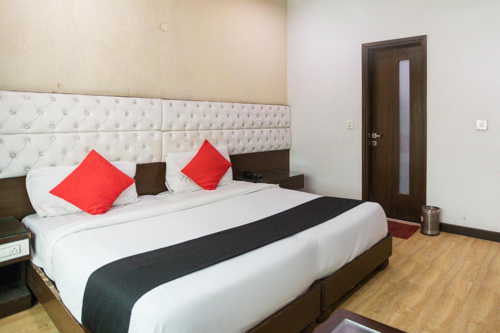 Hotel O Parktel Indirapuram Eksteriør bilde